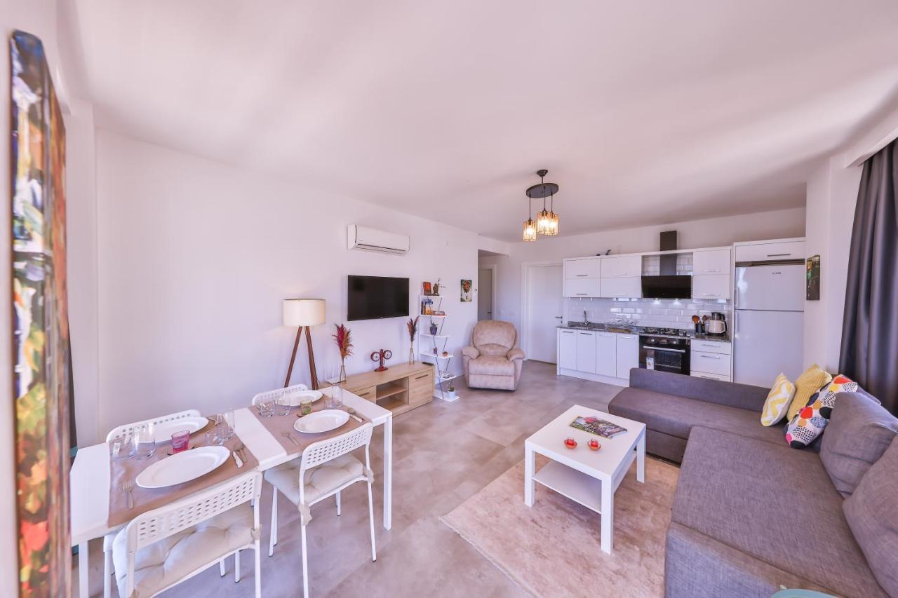 Goekyuezue Suit Apart Kaş Buitenkant foto