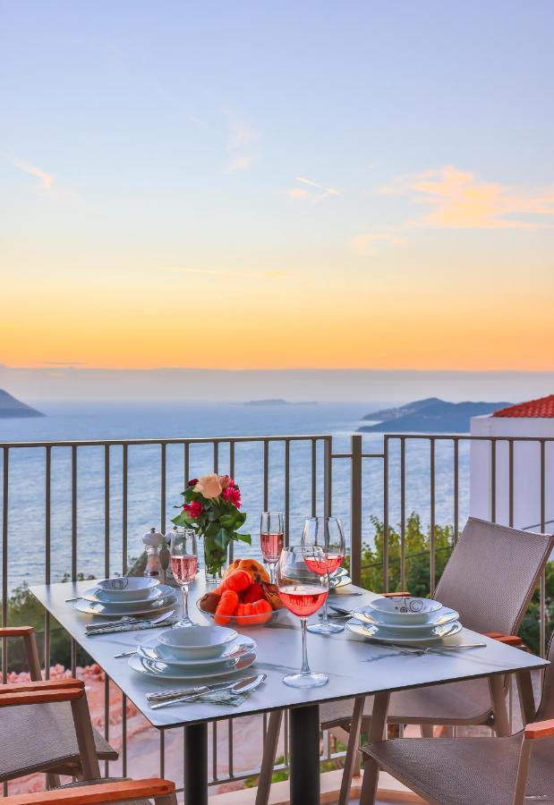 Goekyuezue Suit Apart Kaş Buitenkant foto