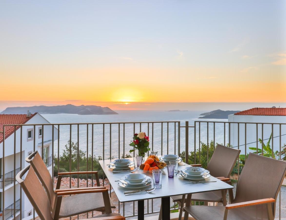Goekyuezue Suit Apart Kaş Buitenkant foto