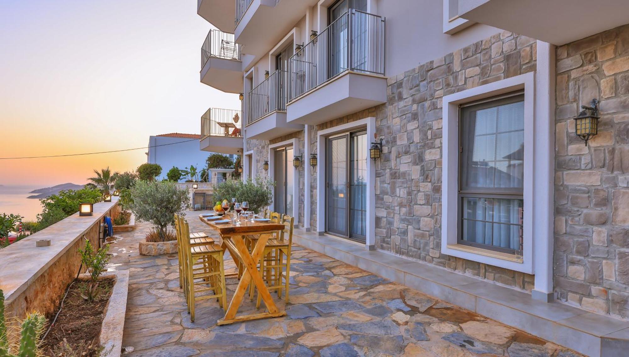 Goekyuezue Suit Apart Kaş Buitenkant foto
