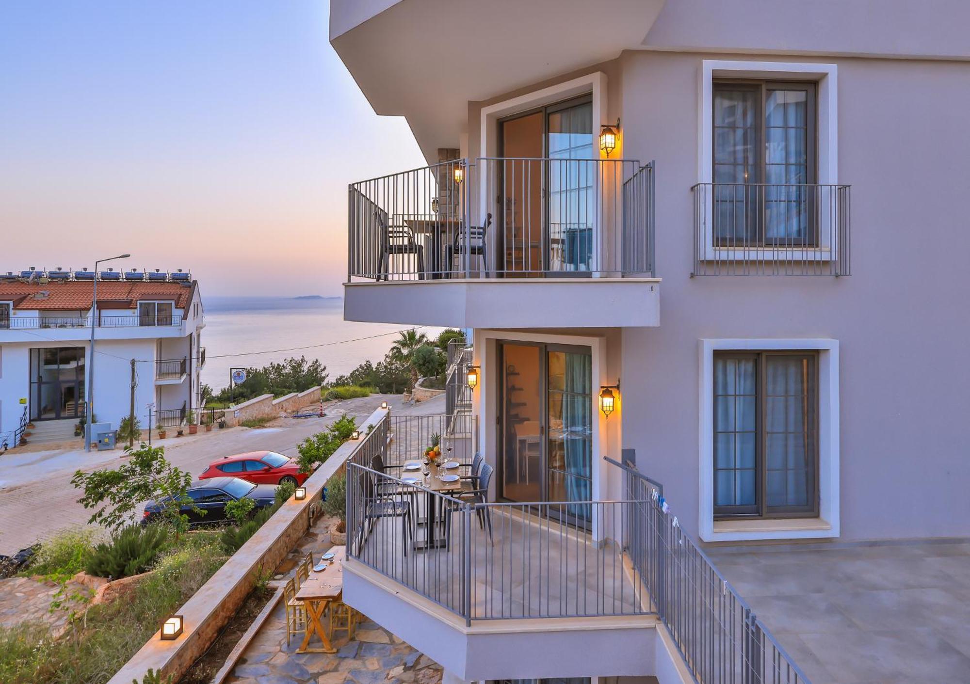 Goekyuezue Suit Apart Kaş Buitenkant foto