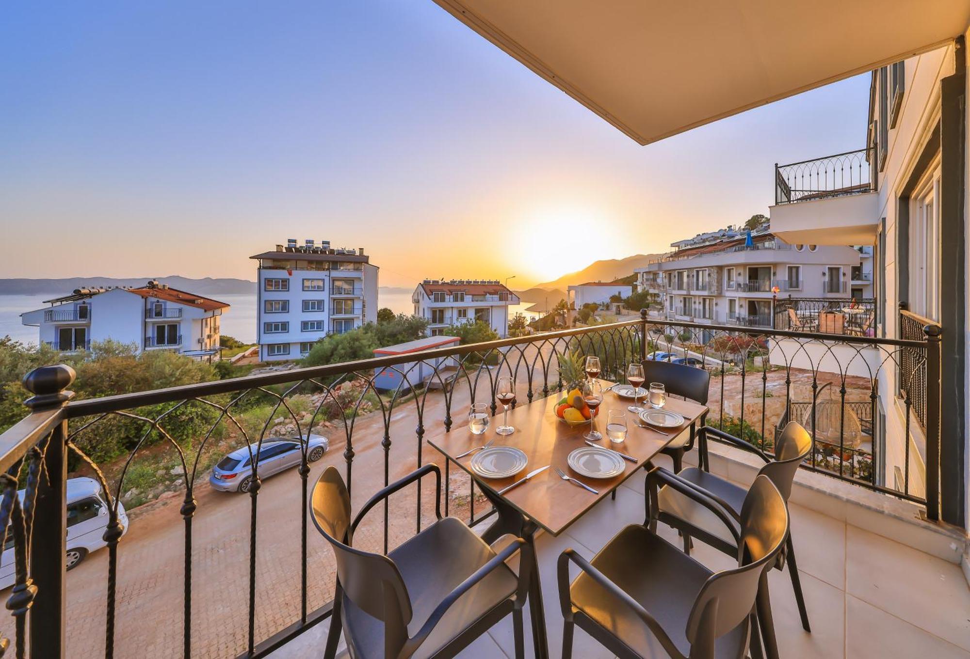 Goekyuezue Suit Apart Kaş Buitenkant foto