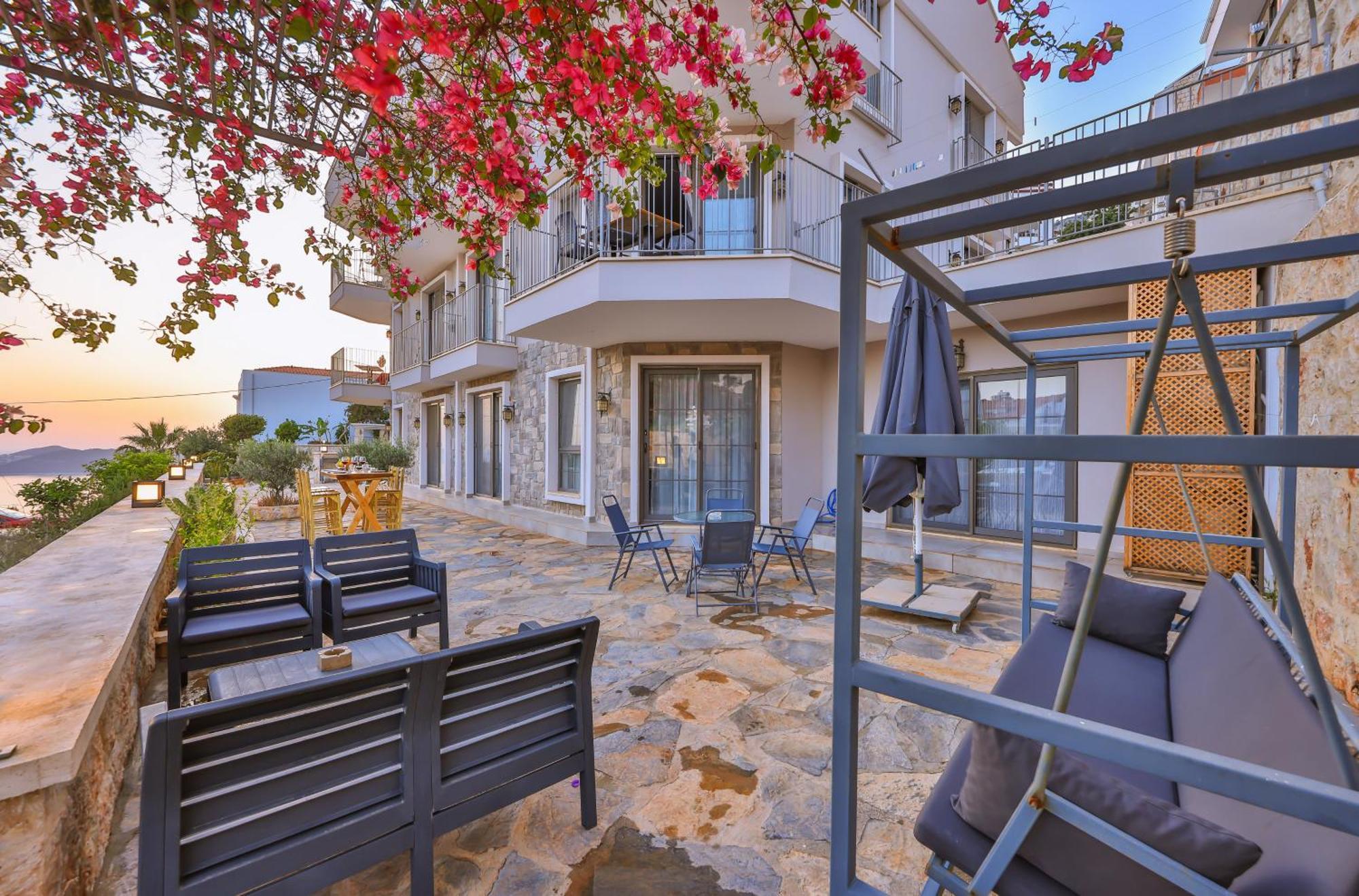 Goekyuezue Suit Apart Kaş Buitenkant foto