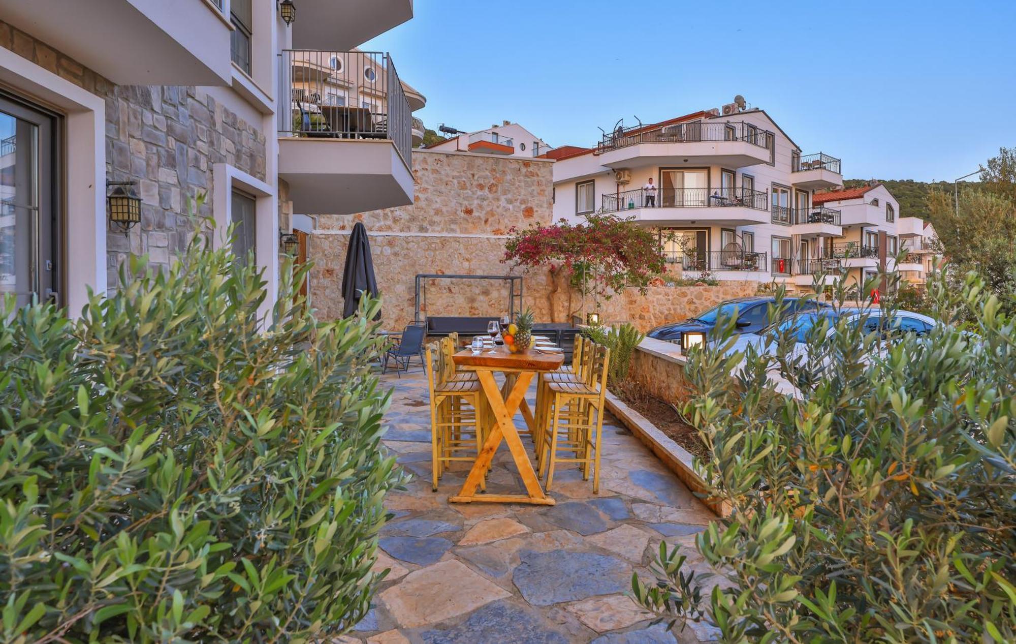 Goekyuezue Suit Apart Kaş Buitenkant foto