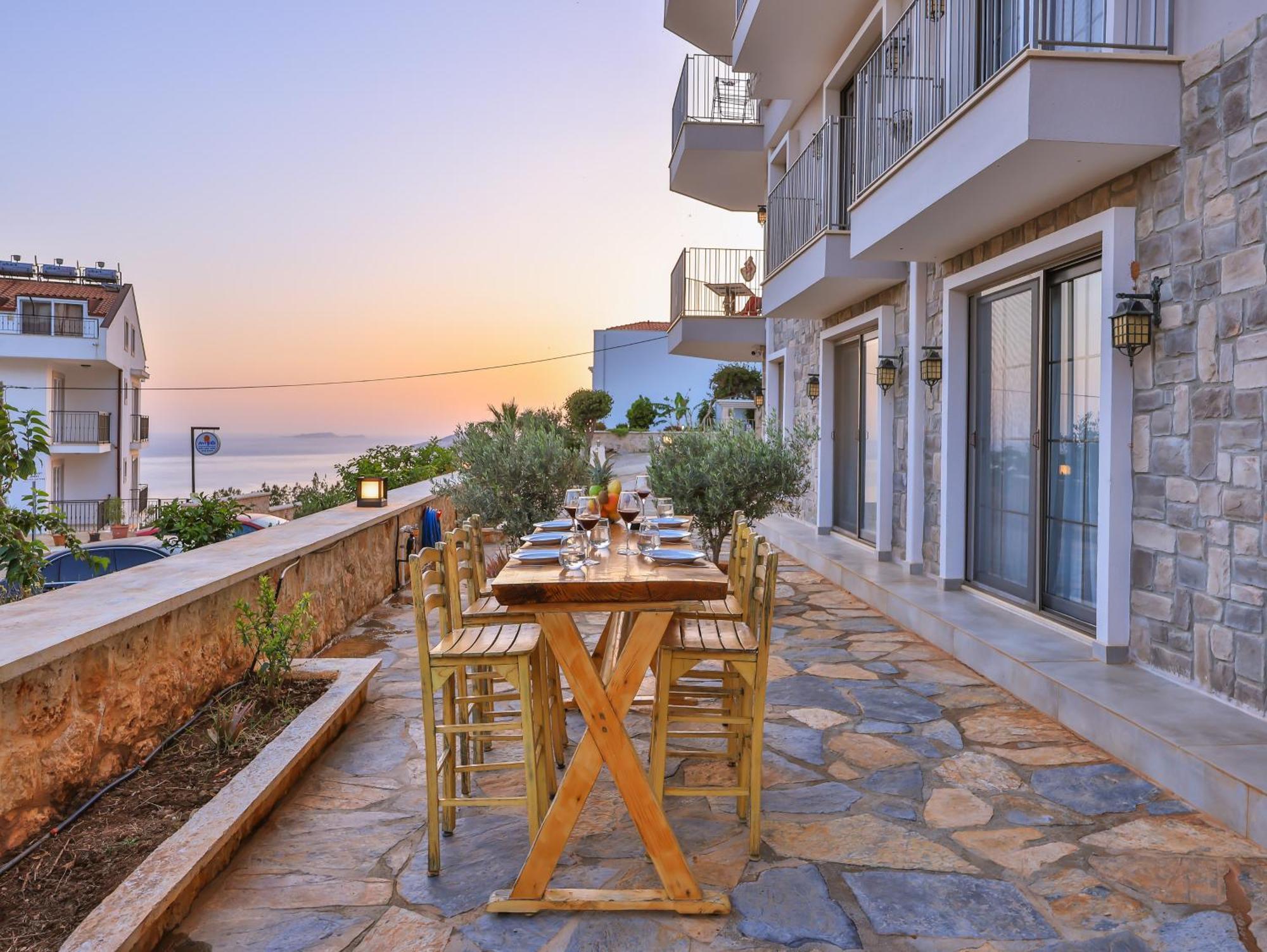 Goekyuezue Suit Apart Kaş Buitenkant foto